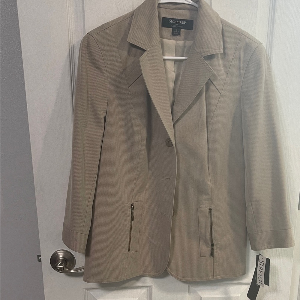 Signature by Larry Levin Women’s Pinstripe Tan & White Blazer Size 12